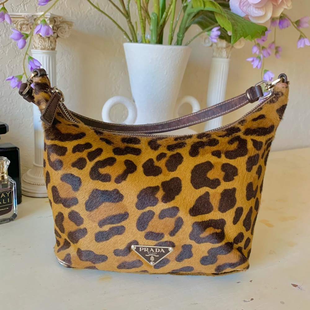 !!!SOLD!!!

Vintage Prada Leopard Print Pony Hair Shoulder Bag